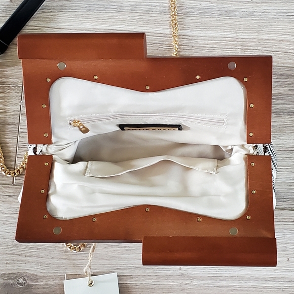 Antik Kraft Black and White Crossbody Bag - Picture 9 of 15